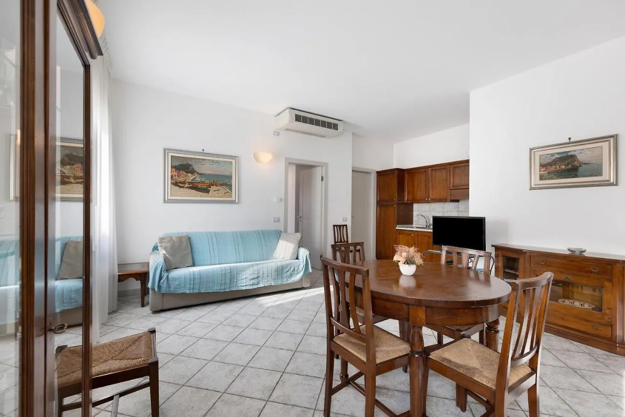 12 Mehari Apartment Varigotti 0*,  Italy