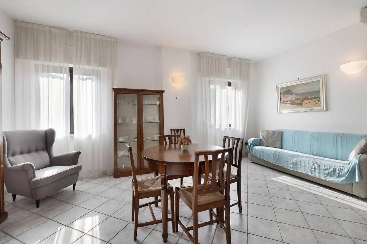 12 Mehari Apartment Varigotti Italy