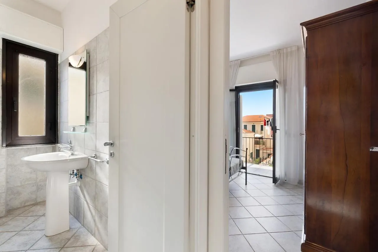 12 Mehari Apartment Varigotti