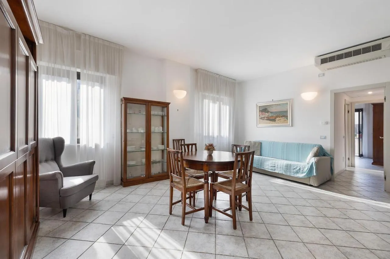 12 Mehari Apartment Varigotti